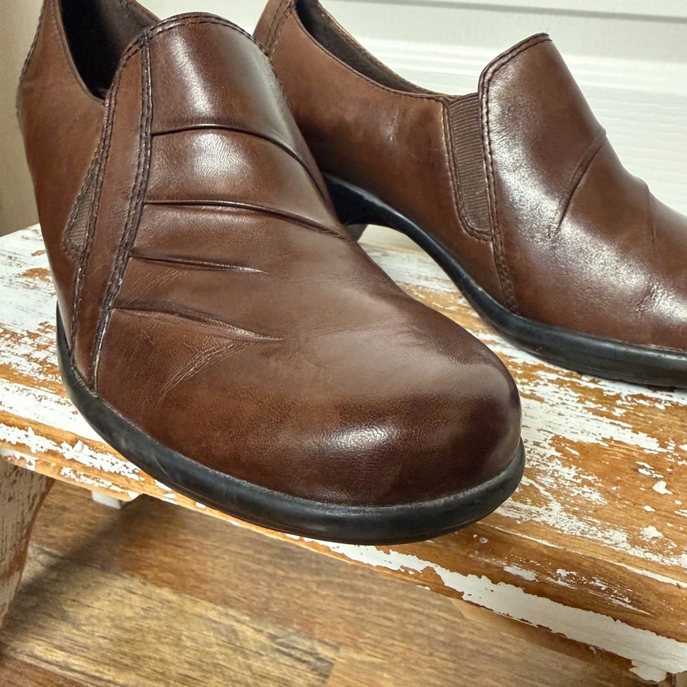 Clarks 89488 Women 8M Partridge Brown Leather Slip On Loafers mules Heels Shoes - Picture 3 of 8